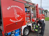 &Uuml;bung mit Tauchdienst